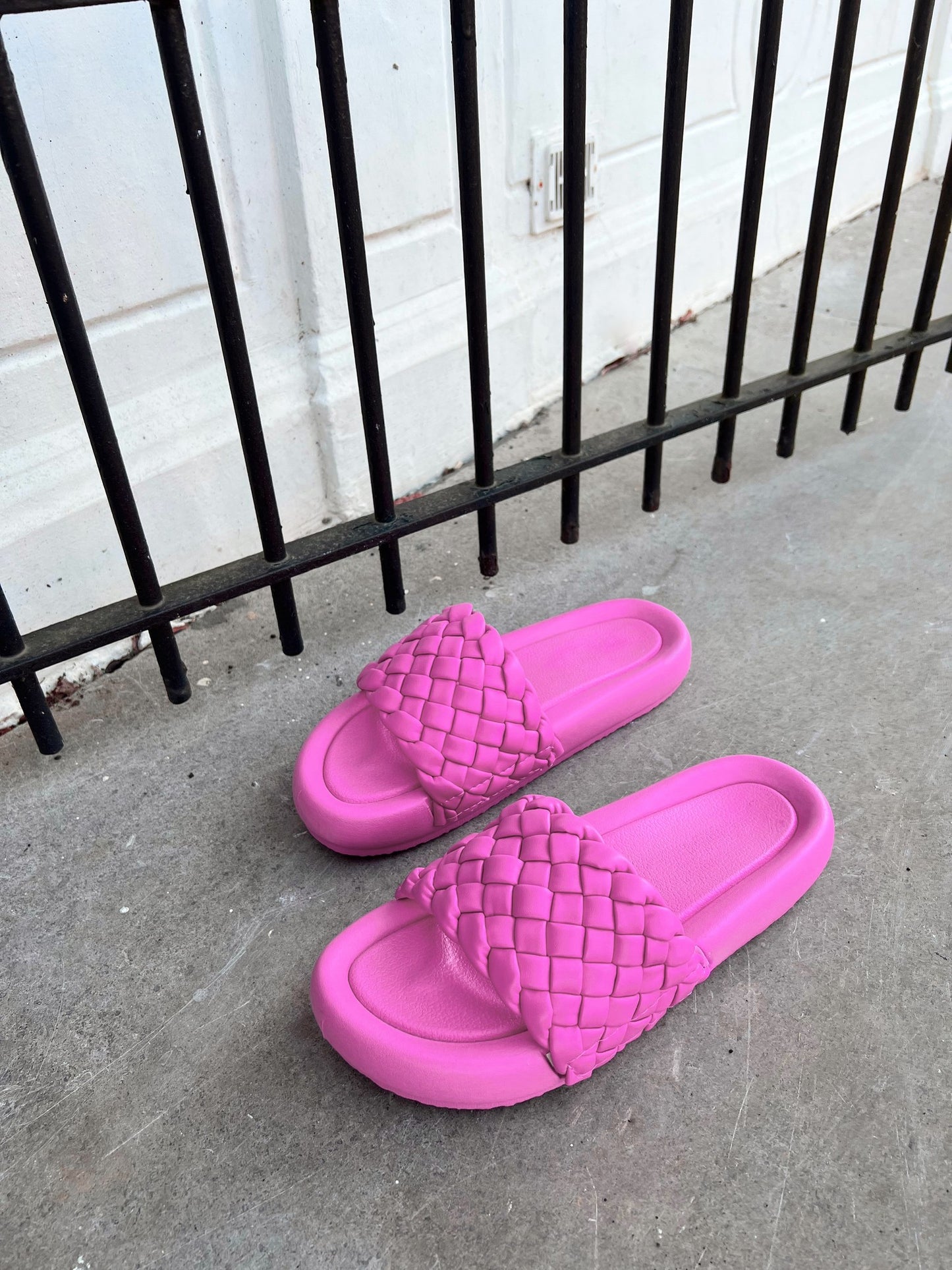 BRAID SLIDES PINK