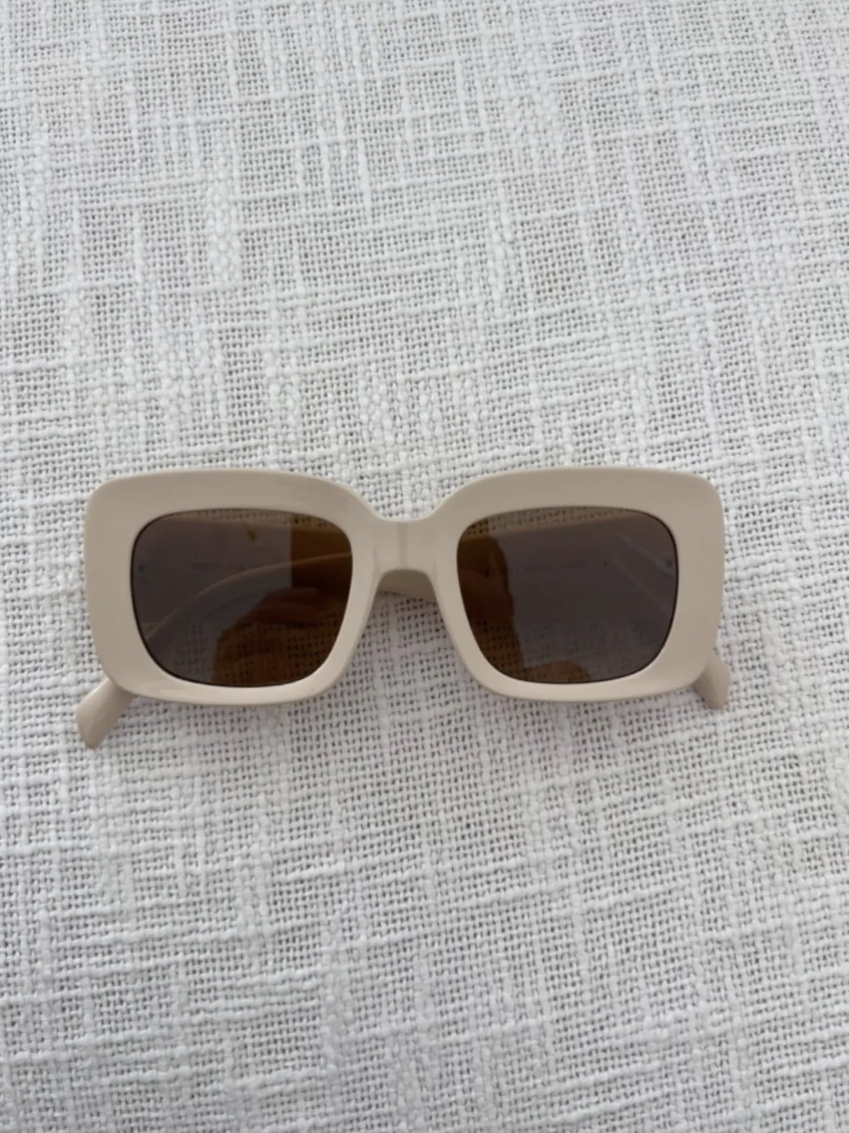 CHUNKY SUNGLASSES BEIGE