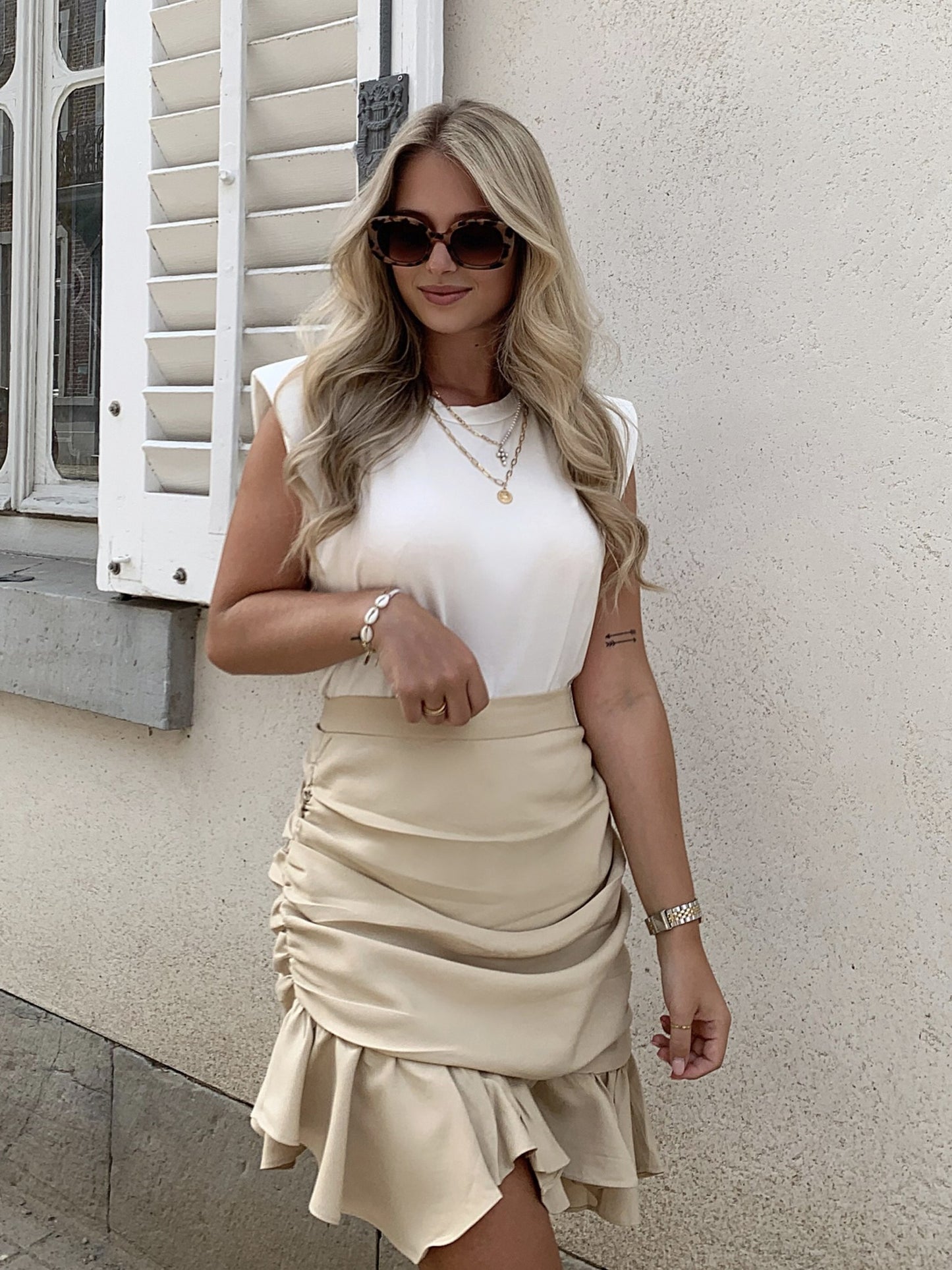 RUFFLE SKIRT BEIGE